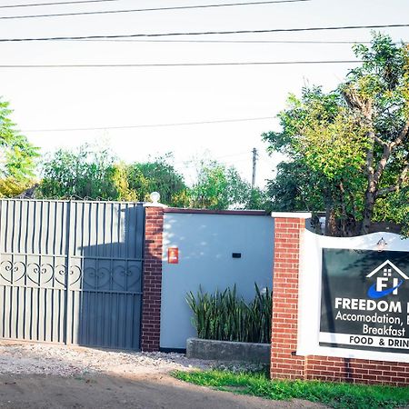 Freedom Inn Arusza Zewnętrze zdjęcie